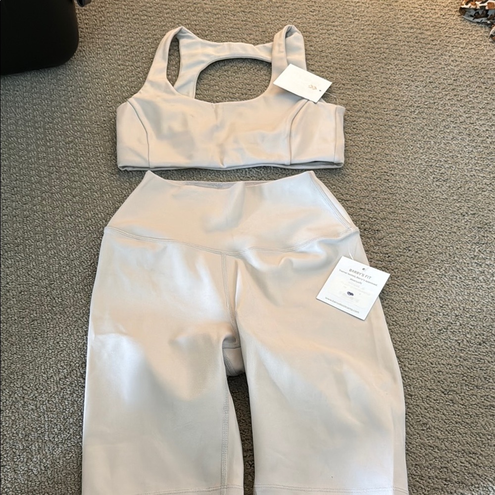 Barry’s Bootcamo Cream Activewear Set
